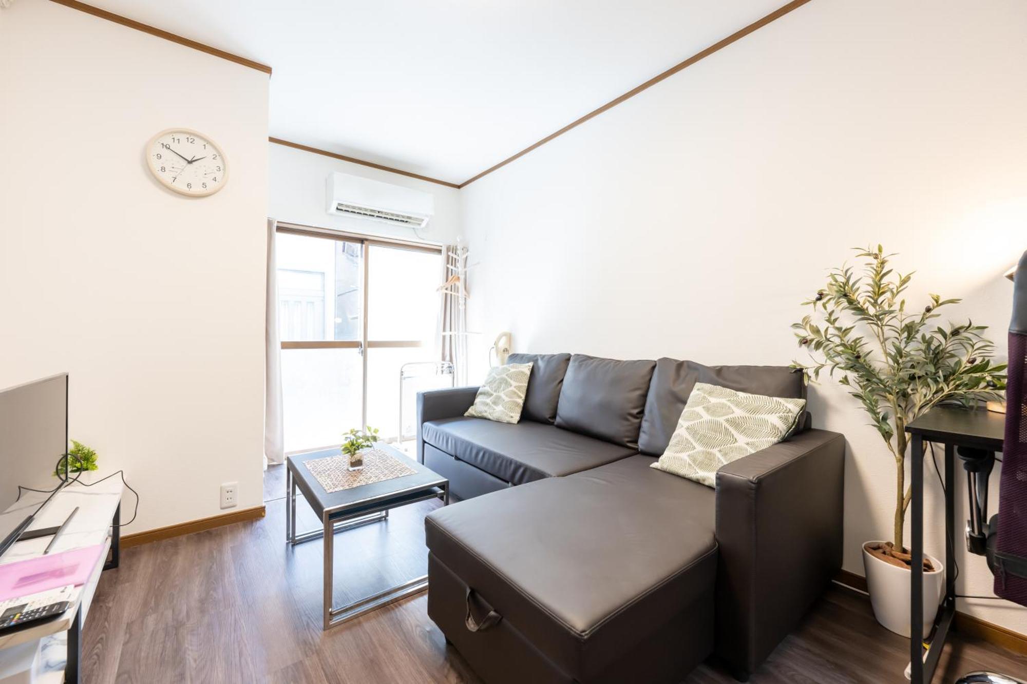 Apartamento 一棟貸切宿, 東京一之江ハウス6名定員, 秋葉原19分,新宿30分,wifi有, ディズニータクシー20分3000円,駐車場ありません Tokio